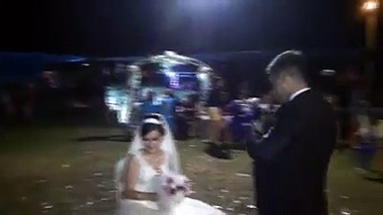 İşte Böyle Olur Gelin Damat Sandalye Kapışması!!