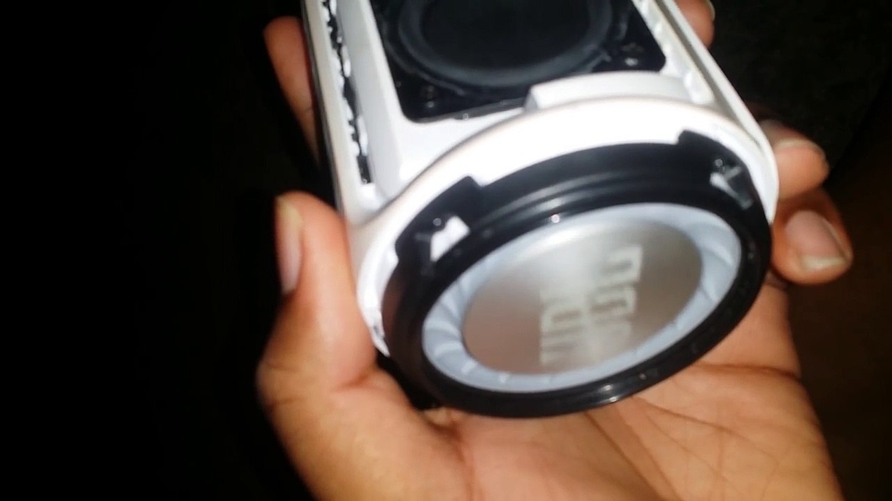 JBL Charge 2 bass test