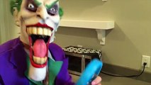 Bad Baby Joker Girl vs Baby Joker Muñeca Broma! Bebé Victoria Divertido Fallar en la Vida Real en 4K!