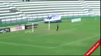 Çıldırtan gol... Santradan ağları buldu