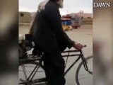 http://www.dailymotion.com/video/x5e6iex_watch-this-old-man-own-the-roads-with-his-motorized-bicycle_news