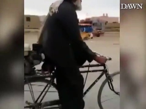 Watch this old man own the roads with his motorized bicycle - Video Dailymotion