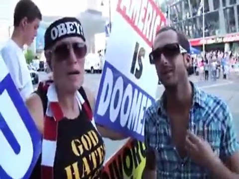 Ce DJ gay reconnaît une amie dans une manif anti-gay...