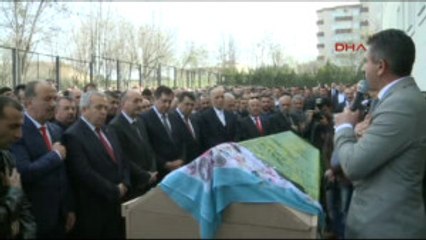 Bursa Inegöl'deki Kazada Hayatını Kaybeden Özlem Inan Özbay Son Yolculuğuna Uğurlanıyor