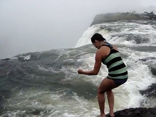 Devil's Pool Victoria Falls - YouTube