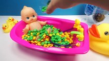 Learn Colors Baby Doll Bath Time M&Ms Chocolate Peppa Pig Learn Colours Toys