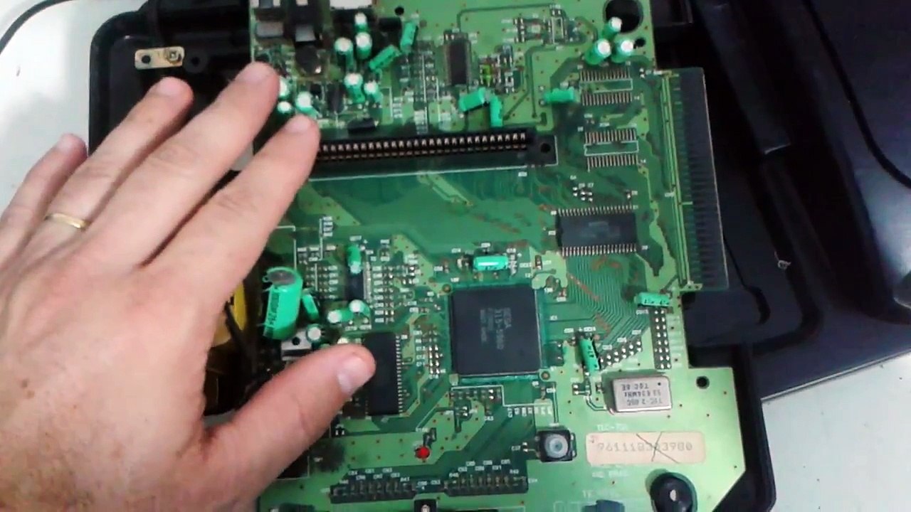 ADAPTANDO SAIDA AV NO MEGA DRIVE 3