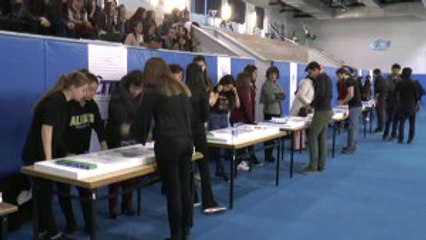 Kendileri Yaptılar, Kendileri Uçurdular