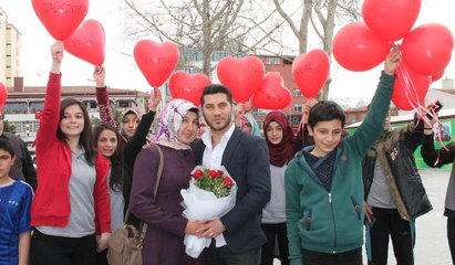 Kadınlar Günü'nde sürpriz evlilik teklifi