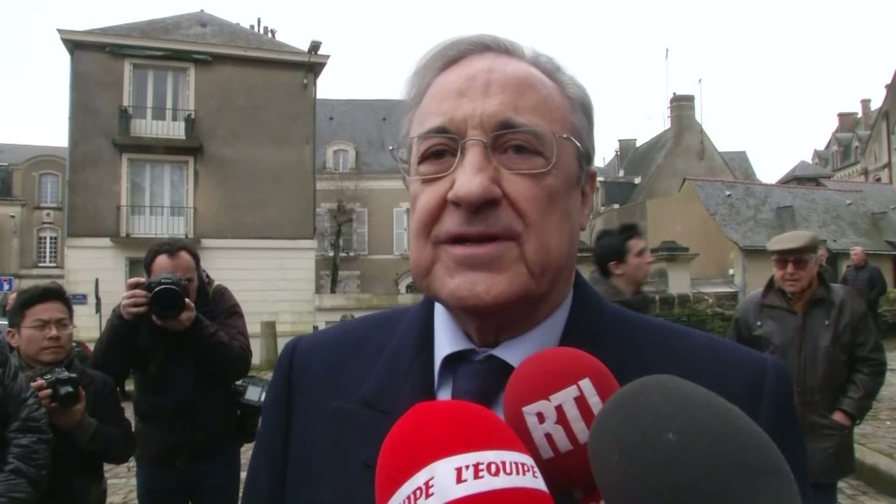 Foot - Real Madrid : Florentino Perez rend hommage à Kopa
