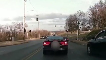 Une caméra embarqué filme un assassinat au milieu de l'autoroute
