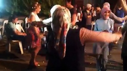 Teyzeler Fena Coşturuyor