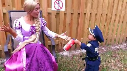 Princess Rapunzel Baby McDonalds Drive Thru w/ Happy Meal, Snow White, Catwoman, Bees
