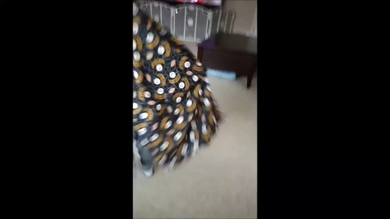 Courir sans regarder devant : dangereux non? FAIL