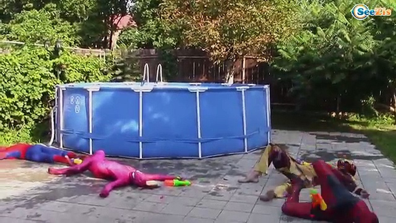 Is Frozen Elsa a Ghost? w/ Spiderman, The Witch, Paw Patrol Chase & T-Rex in Real Life