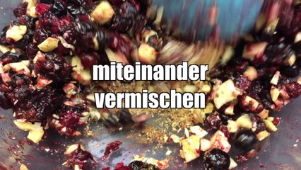 Blätterteig Beeren-Schnecken mit Mohnsauce | Rezept