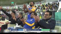PSL 2017 Match 13- Peshawar Zalmi vs Karachi Kings - Shoaib Malik Batting