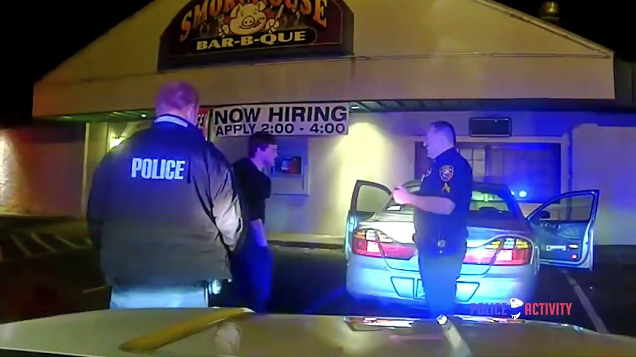 Il jongle devant les policiers pour prouver qu'il est sobre
