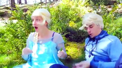 Is Elsa KISSING Jack Frost? Spiderman Vs Maleficent Ice Cream Cheating LOVE Spell!
