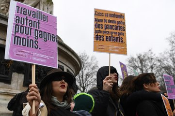 Manifestation à Paris pour la journée internationale du droit des femmes