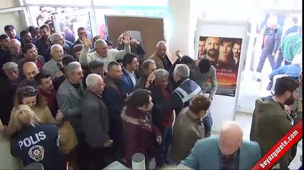 Ülkücü Gençler Halaçoğlu ve Özdağ’ın Silifke’de ki konferansını bastı
