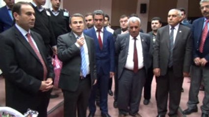 Kaymakam Çimşit'ten Kurumlarda Çalışan Bayan Personele Karanfil