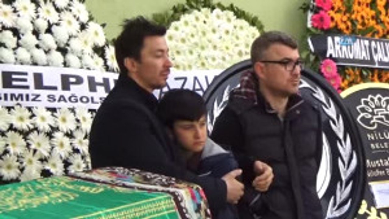 Otobüs Kazasında Ölen Kadın İşçinin Erkek Kardeşi Seslendi: "Arkandan Gözyaşı Döken Bu Kalabalık...