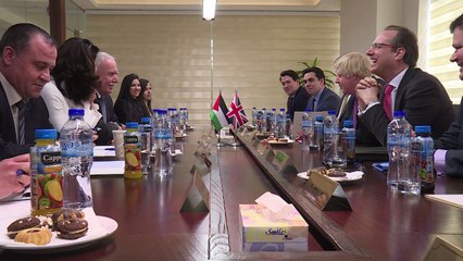 وزير الخارجية البريطاني يؤكد التزام حكومته بحل الدولتين