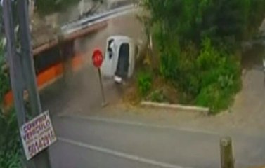 Brutal accidente entre un tren y un camión en Chile