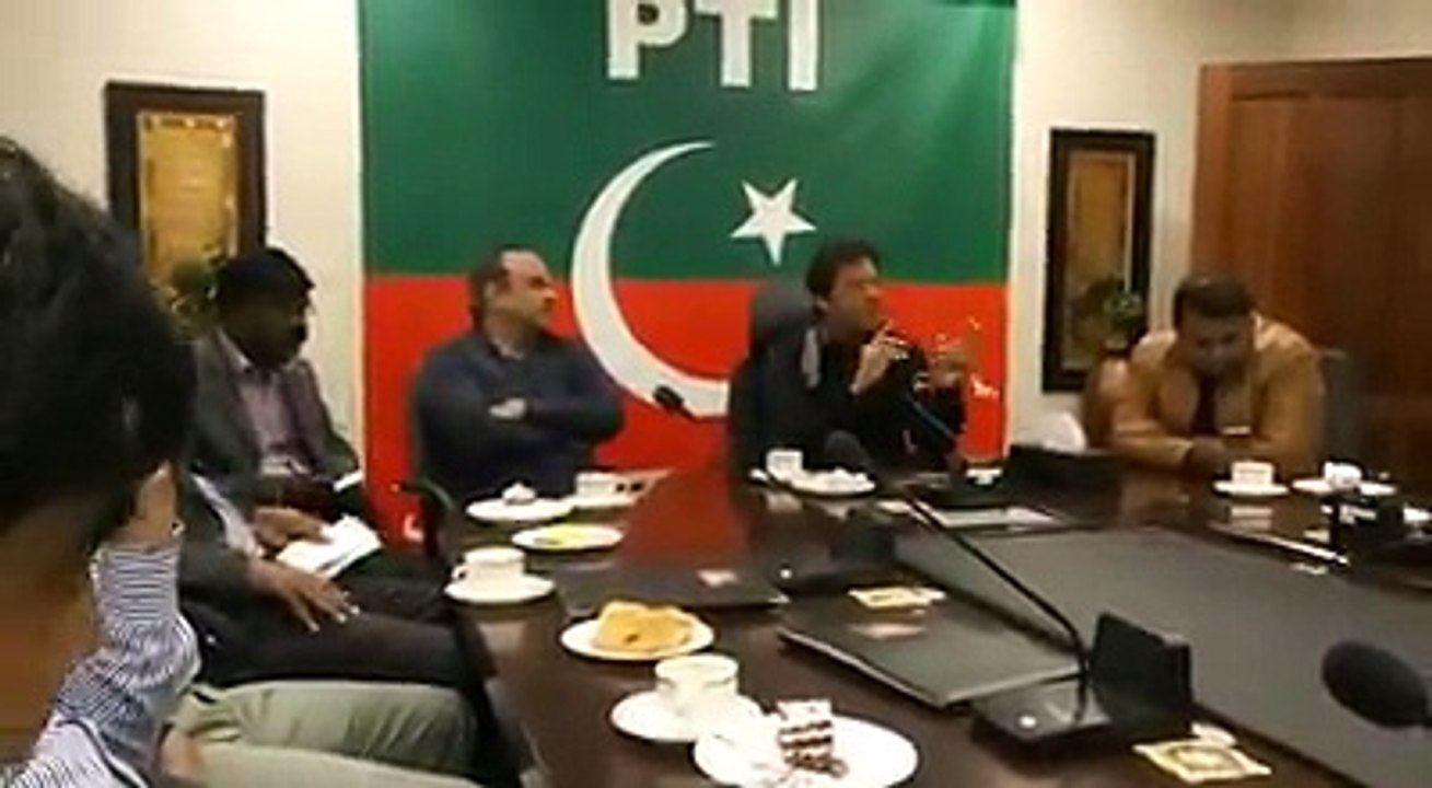 Will You Come Out On The Roads If Panama Case Decision Comes Against You - Imran Khan's Funny and Straight Answer