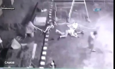 Benzin Istasyonunda Patlama Kamerada