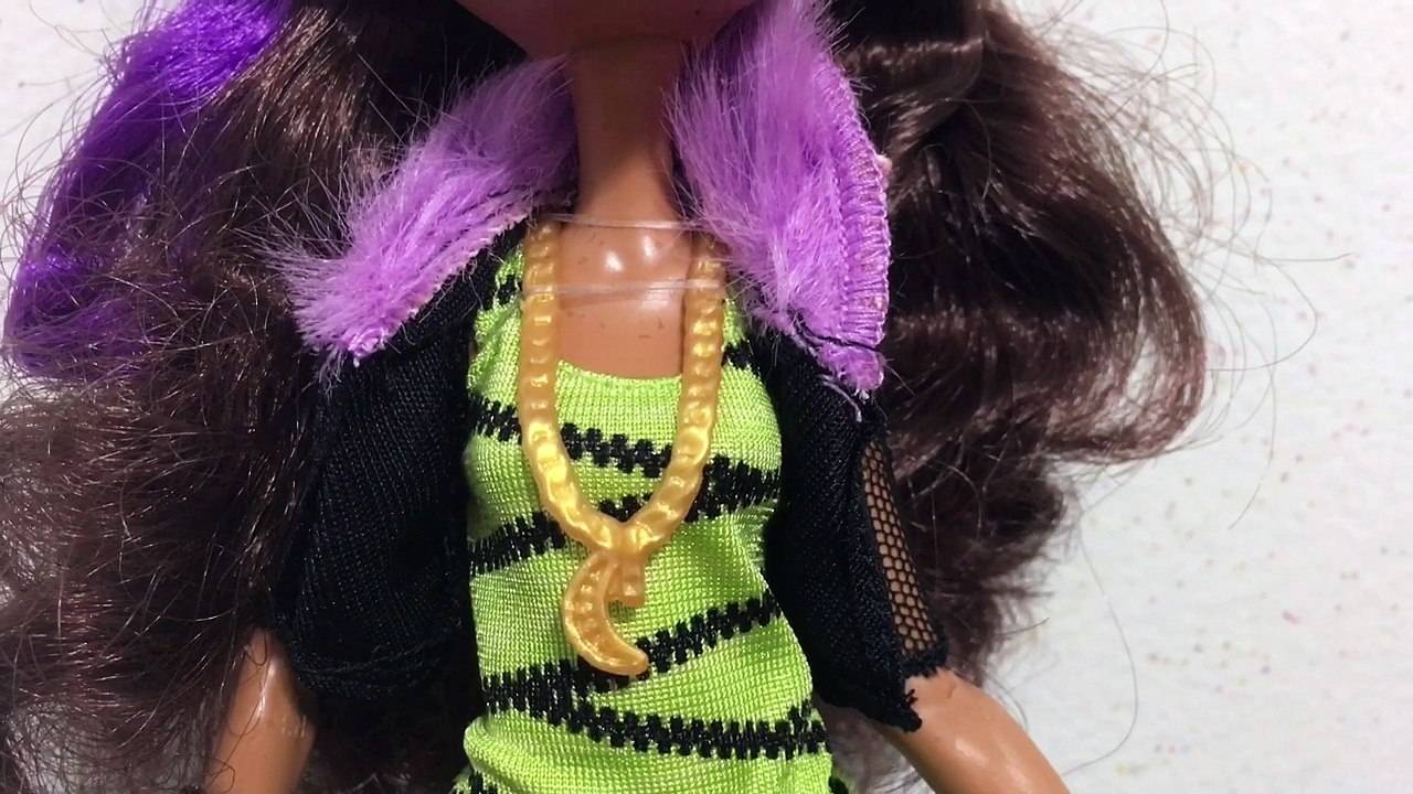 Monster High First Day Of School Clawdeen Wolf Doll Review