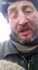 Ce Russe avale une souris vivante ... et il mache ! Trop dégueu !