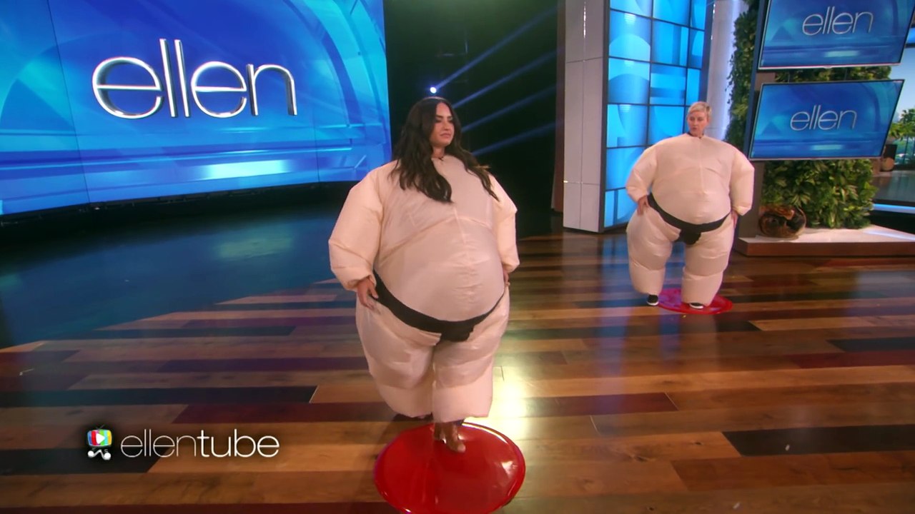 Ellen and Demi Lovato Play Su'Move It, Move It!