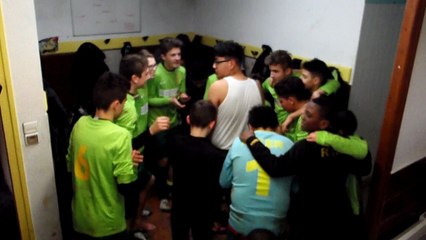 Cri de guerre après la victoire 7-0 face à l'ES Formerie le 04/03/2017 en championnat