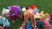 FLYING on PONIES! Pony RACE! ELSA & ANNA toddlers PLAY , RIDE and Fly on My Little Pony cu