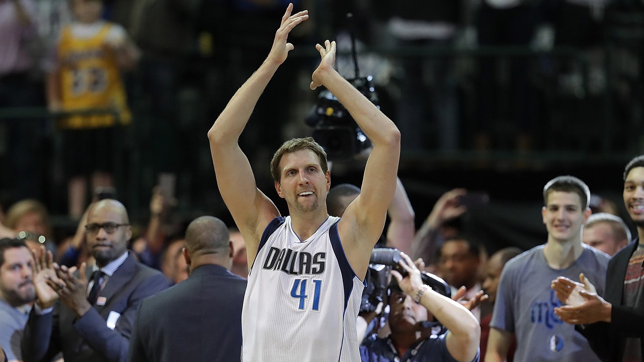 Dirk Nowitzki Scores 30,000th Career Point, LeBron Kobe and NBA Legends REACT
