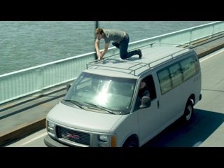 "Paul Walker détourne un Fourgon" BRICK MANSIONS Extrait