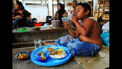 veja como ficou o bebê que fumava até 40 cigarros por dia na Indonésia