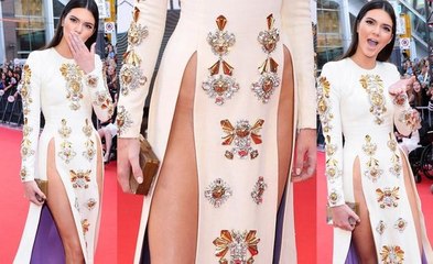 OS VESTIDOS MAIS ESCANDALOSOS DAS CELEBRIDADES