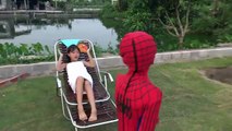 BABY Spiderman and Frozen Elsa Don't WEAR CLOTHES Bl