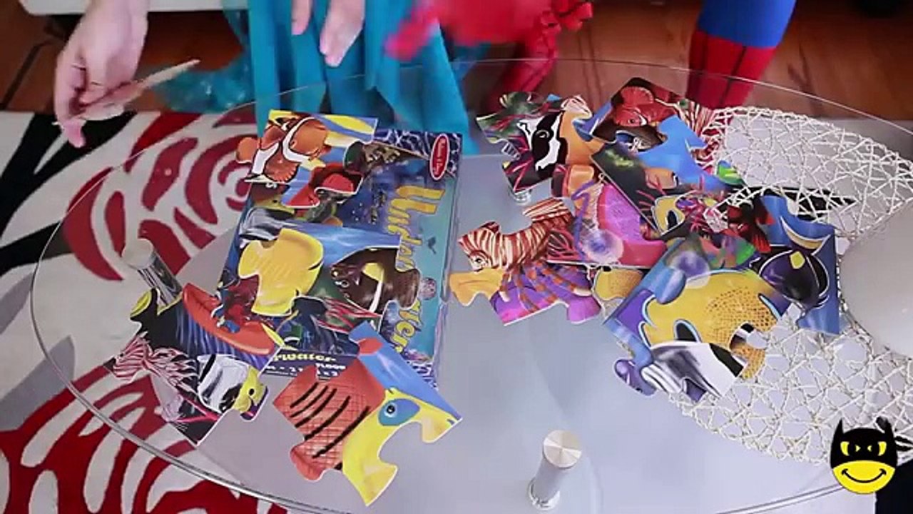 Joker Pink Spidergirl! Doll Superhero vs Frozen Elsas DRESS RUINED Spiderman Bad Baby Dolls Anna