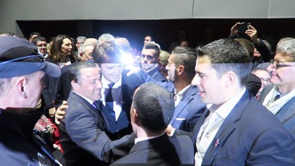 François Baroin à son arrivée à Châteaurenard