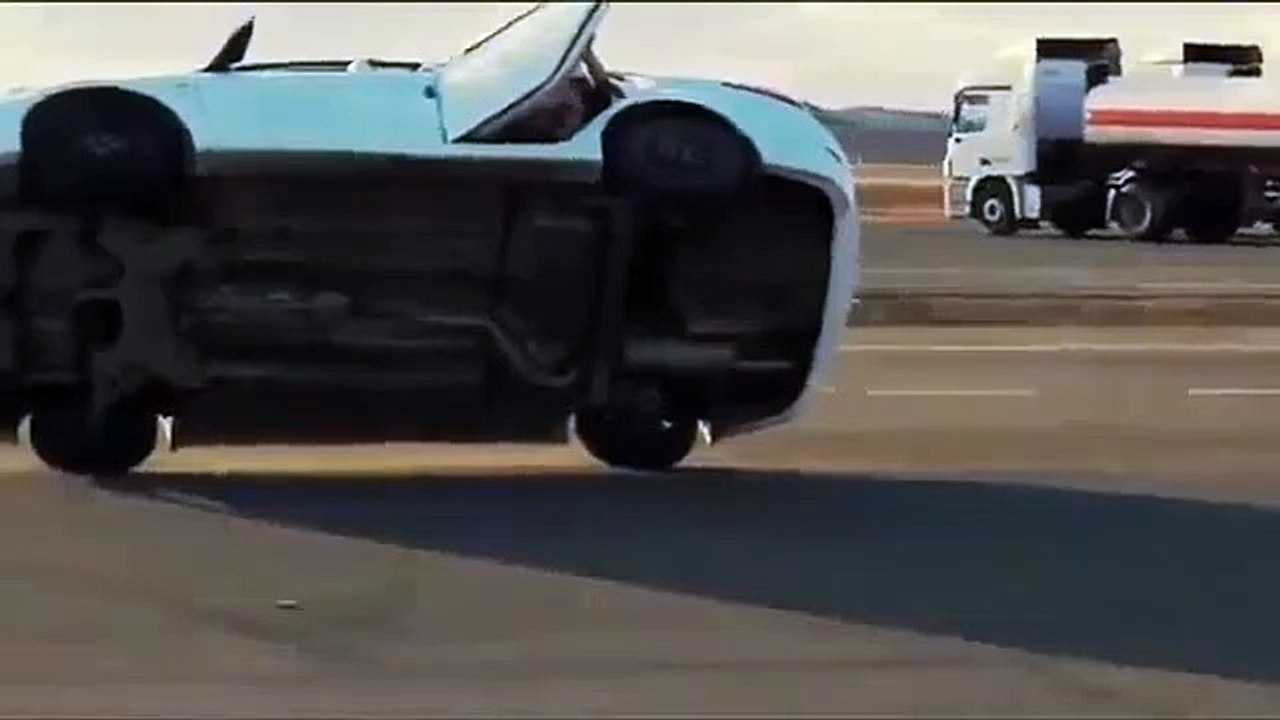Changing Wheels While Driving Crazy Driving By Saudi Guys video