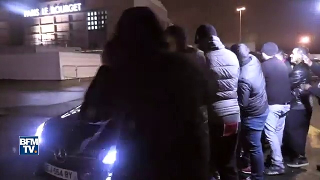 PSG taraftarı havalimanını bastı