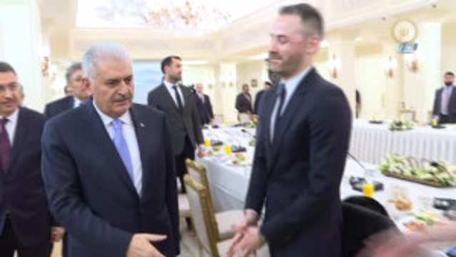 Başbakan Yıldırım, Yabancı Medya Kuruluşlarının Temsilcileriyle Biraya Geldi