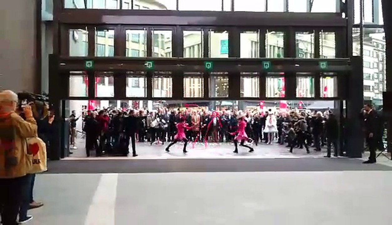 Les gens se pressaient à l'ouverture des portes de Rive Gauche à Charleroi - 3