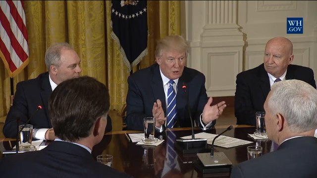 Trump, preocupado por filtración de Wikileaks