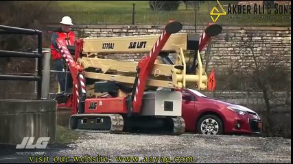 JLG X770AJ Compact Crawler Boom Lift