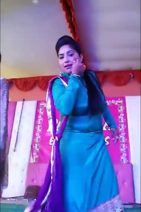 ‫ذرا اس لڑکی کا ڈانس تو چیک کرو